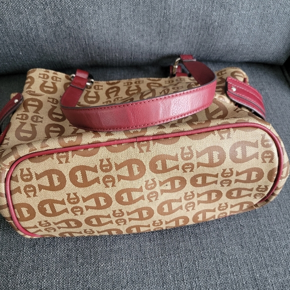 Etienne Aigner Handbag - Picture 3 of 6